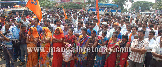 VHP protest 2